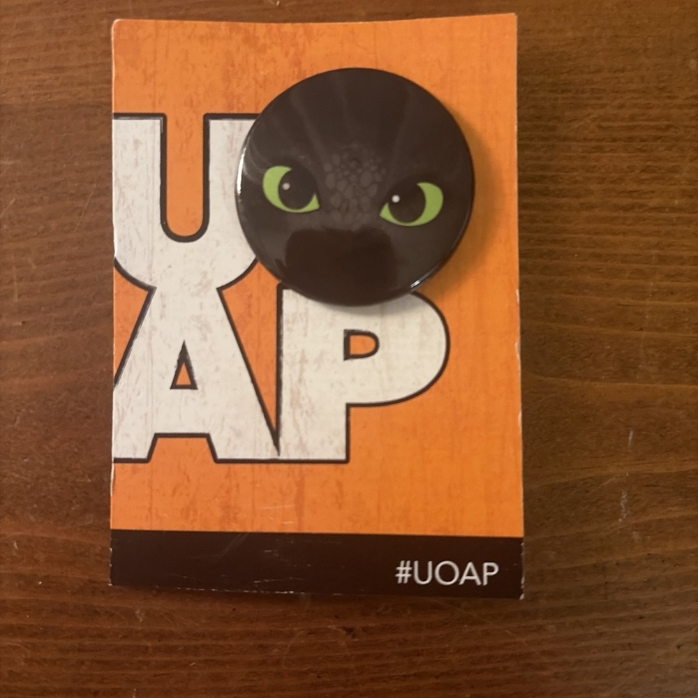 New UOAP‎ Toothless Pin Button Universal Orlando Passholder Epic Isle of Berk